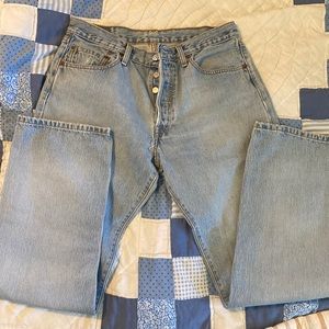 Levi’s 501 preloved jeans, Levi’s 501  34 32 light wash jeans